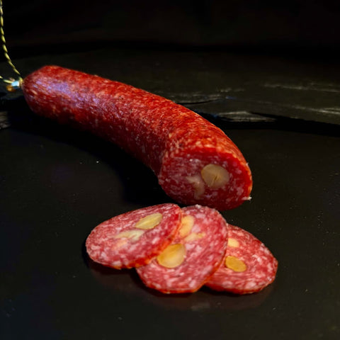 Nusshörnchen mit Walnuss und Haselnuss