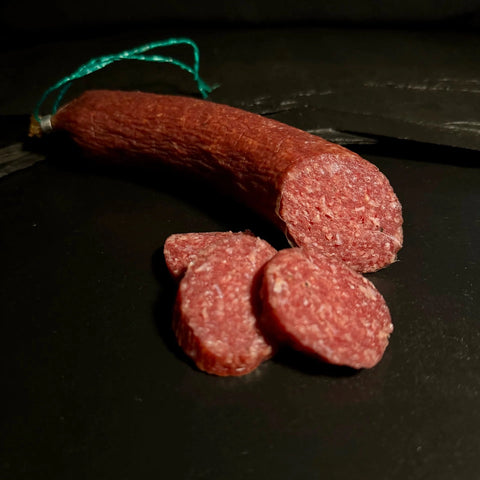 Reine Rinder Salami mit geröstetem Knoblauch